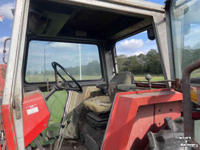 Traktoren Massey Ferguson 590 met voorlader