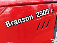 Traktoren Branson 2505H