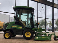 Zelfrijdende maaier John Deere 1585 Professionele Zitmaaier