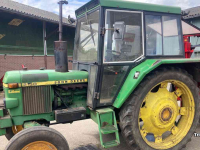 Traktoren John Deere 2130 2WD Tractor