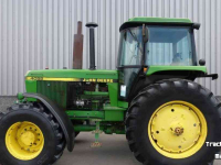 Traktoren John Deere 4055 4WD Tractor