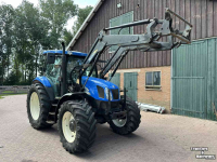 Traktoren New Holland TS100A met voorlader