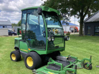 Zelfrijdende maaier John Deere 1565 Zitmaaier