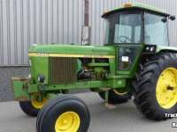 Traktoren John Deere 4230 2wd Powershift Tractor