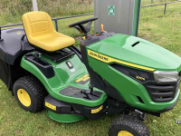 Zelfrijdende maaier John Deere X147R Zitmaaier